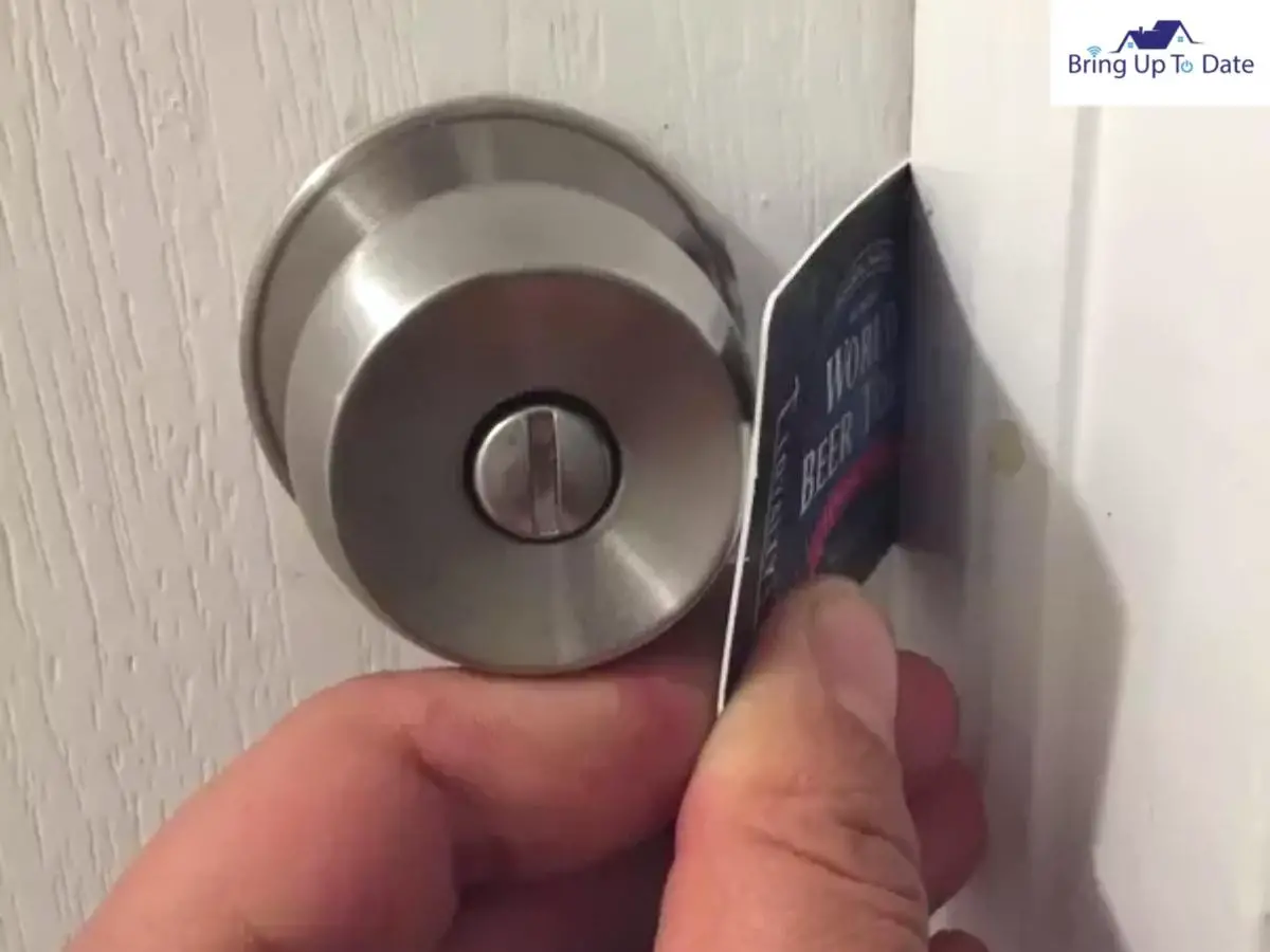 Use A Credit Card To Open The Lock